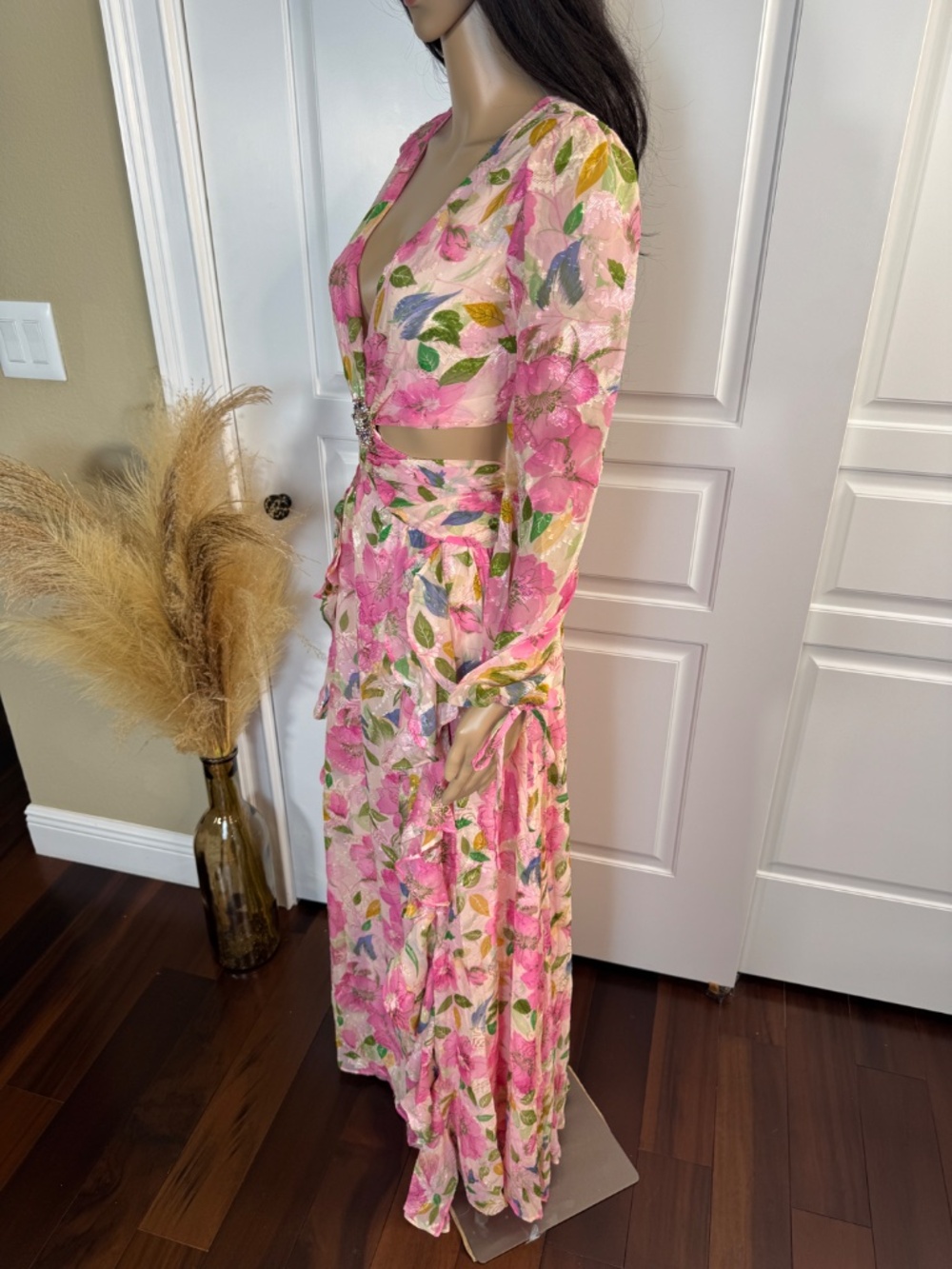 LONG SLEEVE PINK FLORAL MAXI DRESS WITH RUFFLES AND CUTOUT - Picture 13 of 17
